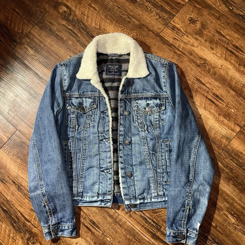 Abercrombie & Fitch Sherpa Collar Button Down Jacket Women's Medium 2010